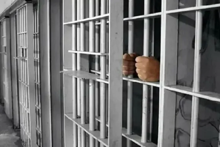 سیاست های اصلاحی و نقش آن ها در پیشگیری از جرم
