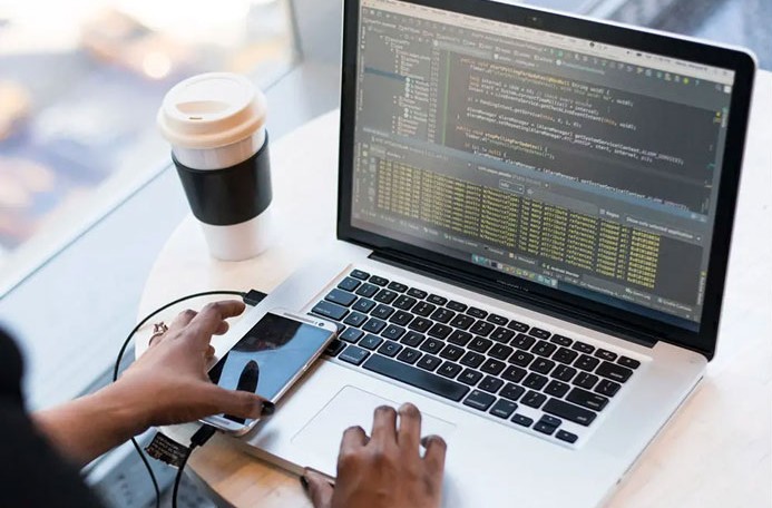 طراحی | افزونه معرفی مهم ترین IDEها برای کدنویسی JavaScript